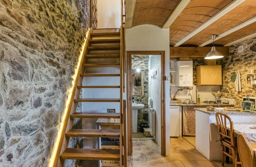 Susqueda Cottage | Country Cottage 'La Rústica' with Mountain Views, Shared Garden and Wi-Fi