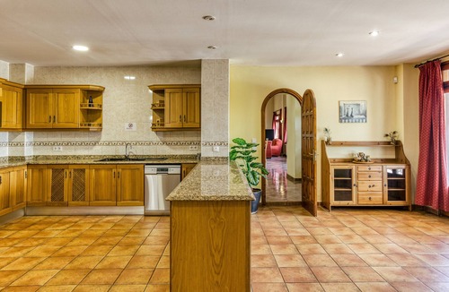 Perelada House | Country House 'Les Cabretes Vilanova De La Muga' with Mountain View, Wi-Fi and Air Conditioning
