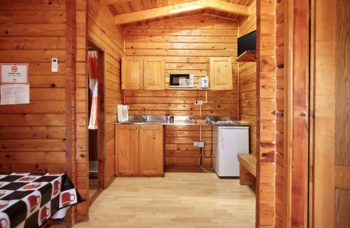 Hornos House | Country House 'Cabaña 1' with Mountain View, Shared Pool and Air Conditioning