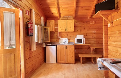 Hornos House | Country House 'Cabaña De Madera 5' with Mountain View, Shared Pool and Air Conditioning