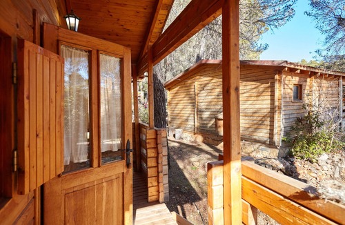 Hornos House | Country House 'Cabaña De Madera 5' with Mountain View, Shared Pool and Air Conditioning