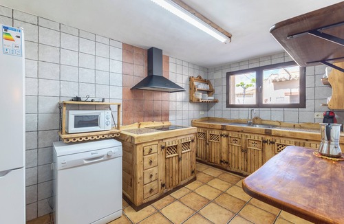 Galvez House | Country House 'Callejón Del Pozo 2' with Shared Pool, Wi-Fi and Air Conditioning