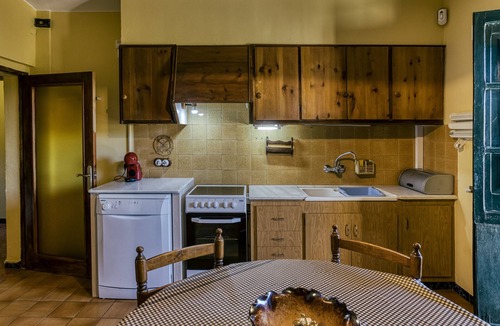 Serinya House | Country House Can Cirera with Mountain View & Wi-Fi