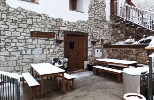 Abaurrea Alta House | Country House 'Casa Rural Enekoizar' with Mountain View, Private Terrace and Wi-Fi