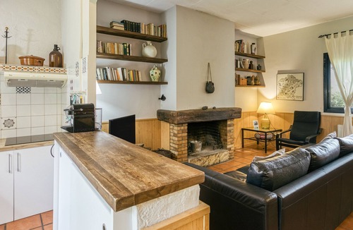 Santa Margarida de Bianya House | Country House 'El Xalet' with Mountain View, Shared Pool and Wi-Fi