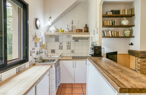 Santa Margarida de Bianya House | Country House 'El Xalet' with Mountain View, Shared Pool and Wi-Fi