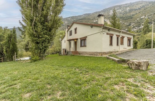 Oden Villa | Country House 'Gran Company' with Lake Views, Wi-Fi and Air Conditioning