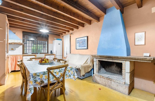 Catral House | Country House 'La Carrasca - Naranja' with Shared Pool, Wi-Fi and Air Conditioning