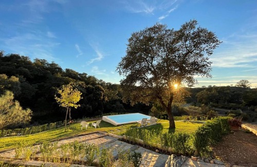 El Garrobo House | Country House 'Los Gorriones' with Mountain View, Private Pool and Wi-Fi