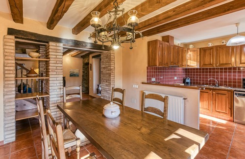 Espolla House | Country House 'Matalí' with Private Terrace, Wi-Fi and Air Conditioning