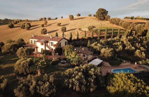 San Benedetto del Tronto Villa | Country villa in panoramic location with pool and close to the beach (9km)