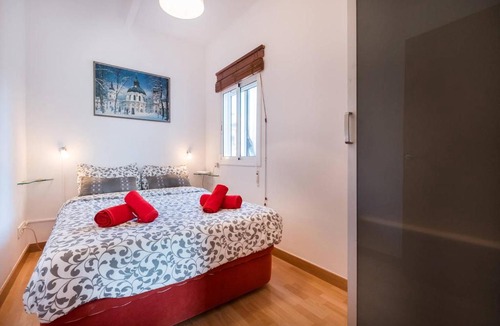 Sant Antoni Apartment | Cover Plaza España Barcelona