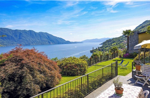 Gonte Apartment | Cozy 3-room apartment with beautiful garden and fantastic view of the lake