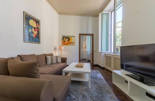 Rione IV Campo Marzio Apartment | Cozy 70m2 two-room apartment located on the third floor of a building with a lift (NOT suitable for disabled people). It comfortably accommodates 4 people with a double bedroom and a double sofa bed in the living room.The apartment is the ideal solution