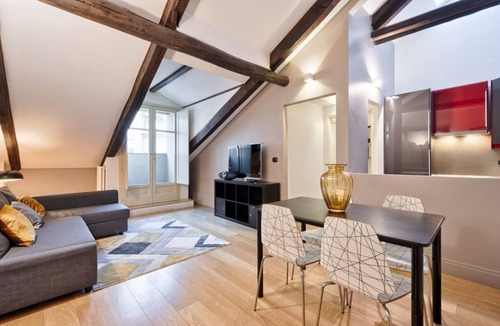 Historic Centre Apartment | Cozy and modern 80sqm apartment equipped with all comforts.