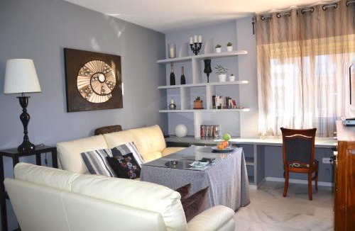Doctor Barraquer-Grupo Renfe-Policlinico Apartment | Cozy apartment & free parking