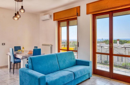 Tortora Marina Apartment | Cozy apartment in Tortora with WiFi