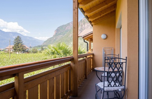 Gries - Quirein Apartment | Cozy Apartment “Urbanhof - Lagrein” with Mountain View, Wi-Fi & Balcony