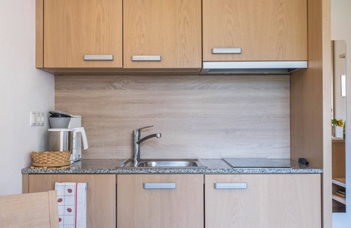 Gries - Quirein Apartment | Cozy Apartment “Urbanhof - Magdalena” with Mountain View, Wi-Fi & Balcony
