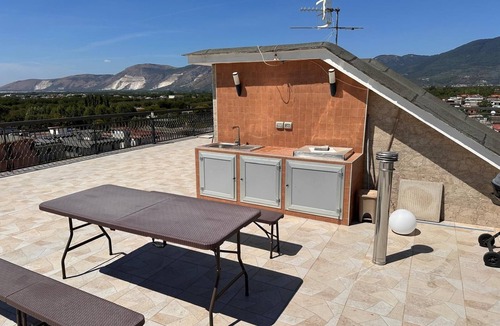 Casamarciano Apartment | Cozy apartment with kitchen and terrace, ideal for friends and families