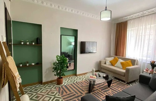 Uskudar Apartment | COZY FLAT STEPS AWAY FROM ISTANBUL BOSPHORUSn