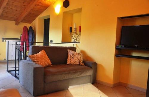Menegu House | Cozy hillside getaway, spectacular view