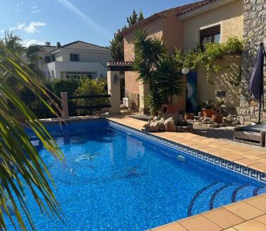 L'Alfas del Pi Villa | Cozy vacation home