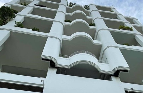 Ploenchit Condo | Crystal Garden Luxury in heart of Downtown Bangkok