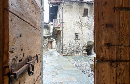 Tirano Hotel | Curt di Clement Eco Mobility Hotel