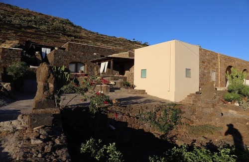 Scauri Siculo House | Dammuso of the capers - Terraces of Zighidi