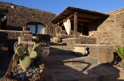 Scauri Siculo House | Dammuso of the capers - Terraces of Zighidi