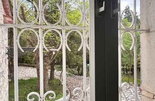 Vinchiaturo Villa | Daphne Estate