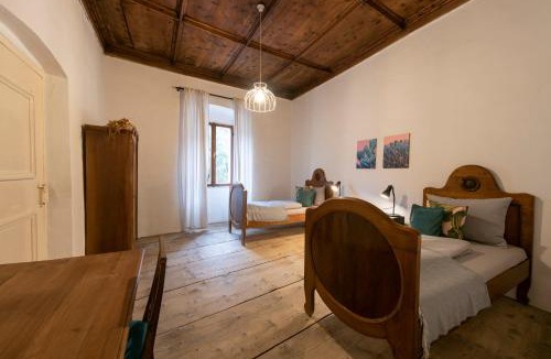 Pianizza Di Sopra Apartment | der Paterhof- wohnen in historischen Mauern