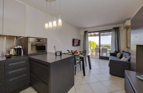 Rivoltella Apartment | DesenzanoLoft CO2 – In residence with 5 pools