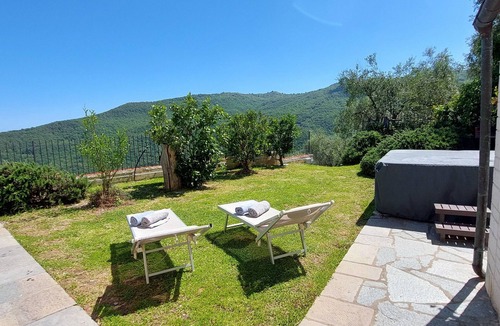 Lucinasco House | Detached vacation villa with sunny garden, panoramic pool and Jacuzzi