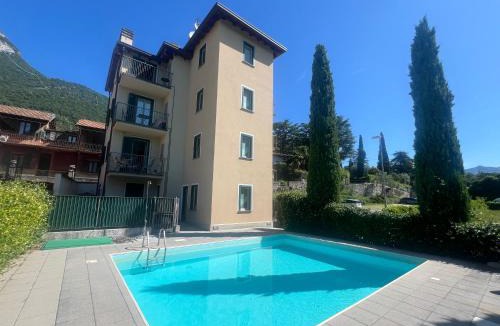Tremezzo Apartment | Dilly Dally Days