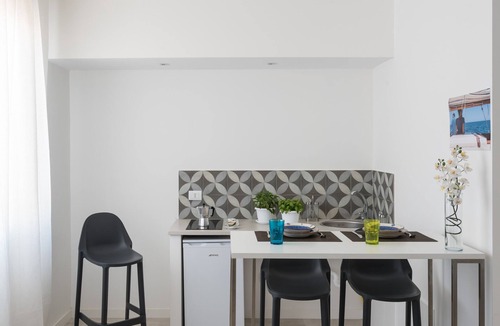 Syracuse Apartment | Dioniso Comfort Suite by Wonderful Italy