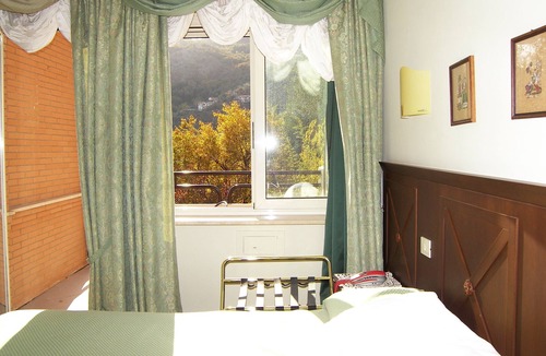 Sant'Elia Fiumerapido Bed & Breakfast | Double room in Villa Des Reves - surrounded by greenery near Montecassino