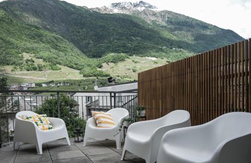 Tirano Apartment | DUPLEX con VISTA e TERRAZZA [6 minuti dal Bernina Express]