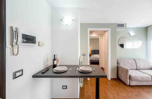 Crescenzago Apartment | Dynamic Suite in Milan (Near S.Raffaele Hospital)