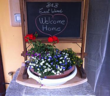 Medea Bed & Breakfast | East Wind