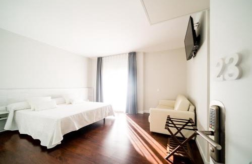 Olius Hotel | El Pi de Sant Just - Habitacions i Apartaments