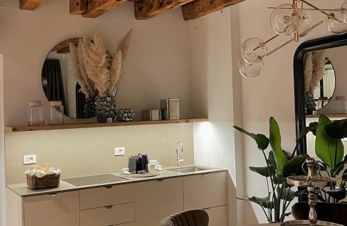 Bassano del Grappa Apartment | ELEGANCE ROOM - Aparta & Suite - Automatized Apartment