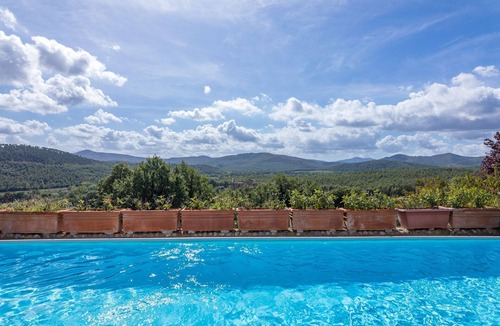 Chiusdino Villa | Elegant historic villa, sleeps 12, so tastefully reconstructed according to Tuscan style with stunn