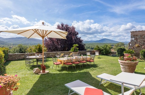 Chiusdino Villa | Elegant historic villa, sleeps 12, so tastefully reconstructed according to Tuscan style with stunn