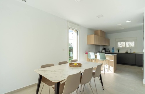 Lo Rufete House | Elegant Home with Pool