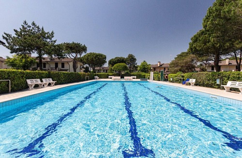 Porto Santa Margherita Villa | Elegant villa with pool and barbecue