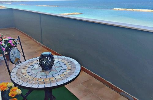 Municipio 3 Apartment | Elegante Appartamento con Spiaggia sul Mare di Bari