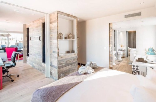 la Vila de Gracia Bed & Breakfast | Ensuite rooms in Gràcia and near the Sagrada Familia! Perfect for big groups!