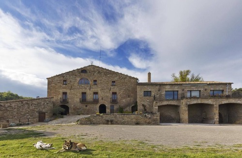 Sant Mateu de Bages House | Country House 'Les Corts De Biosca' with Mountain View, Private Pool and Wi-Fi